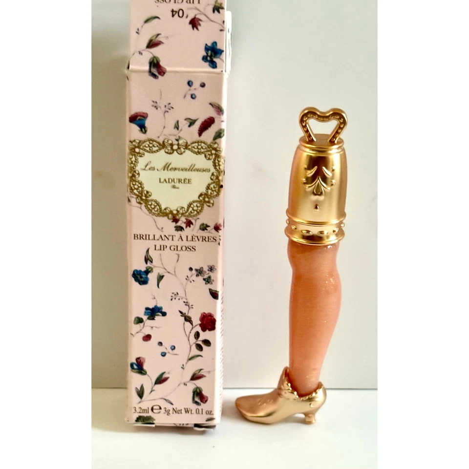 Brillo de labios Ladurée Les Merveilleuses 04 | Diseño de pierna coleccionable edición limitada  Foto 2 de 4