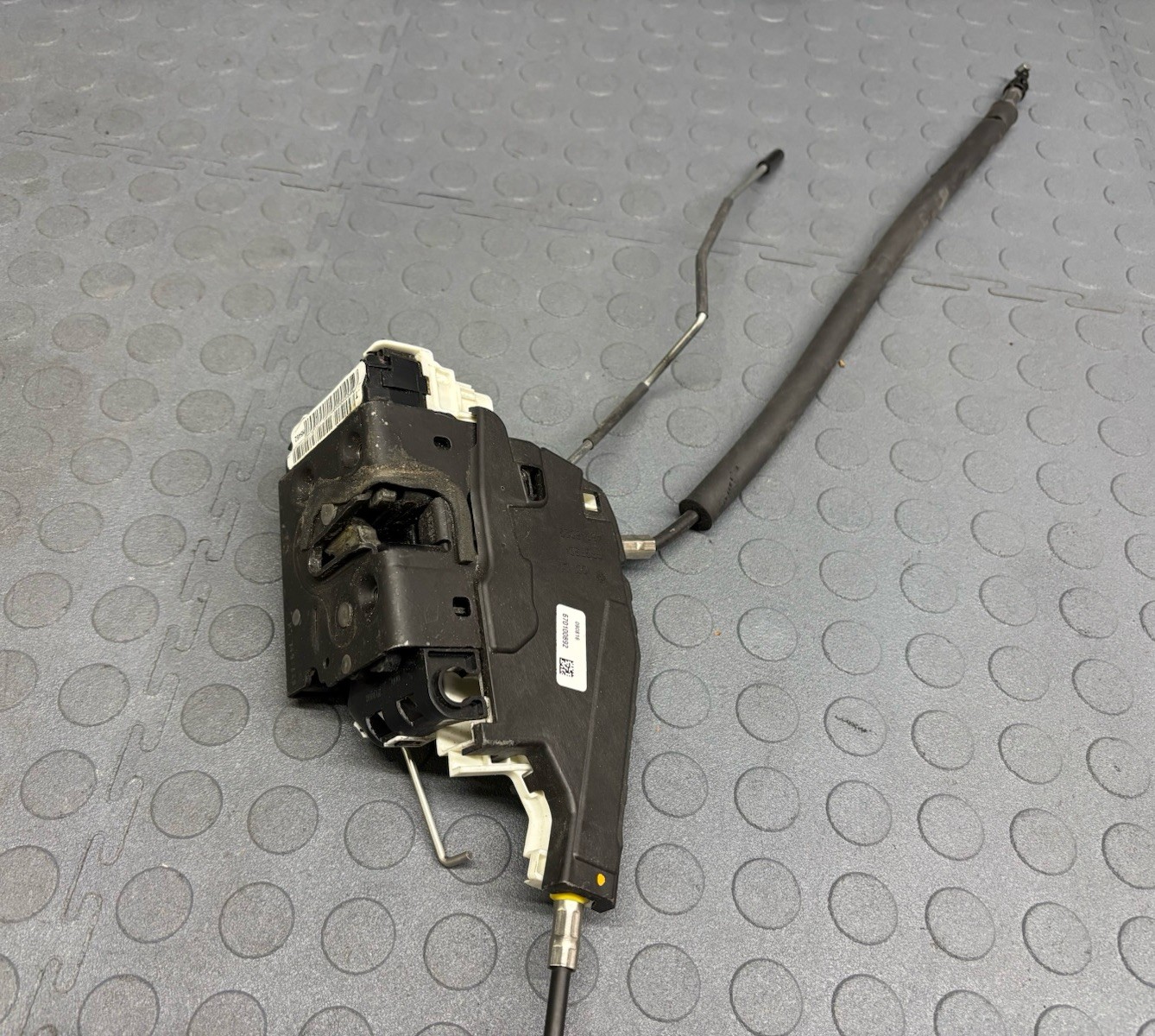 17-23 Maserati Ghibli Front Left Driver Side Door Lock Latch Actuator 670100892