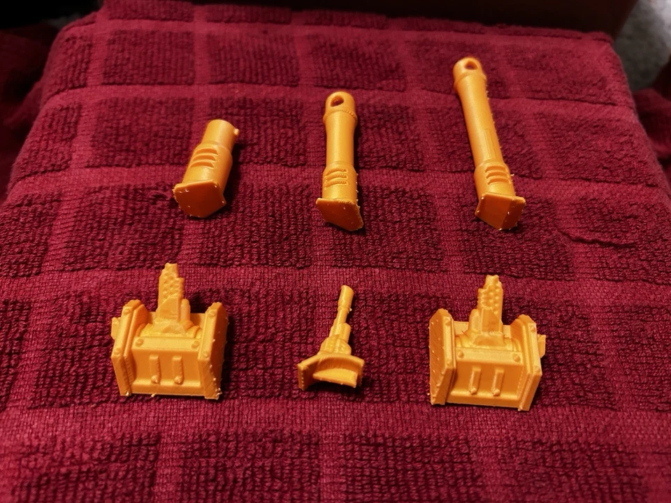 Tanque de batalla de ciencia ficción con torretas variables para juegos de guerra de mesa Foto 3 de 4