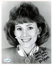 Jodi Saeland "Weather Channel" Meteorologist AUTOGRAPH Signed 8x10 Photo ACOA