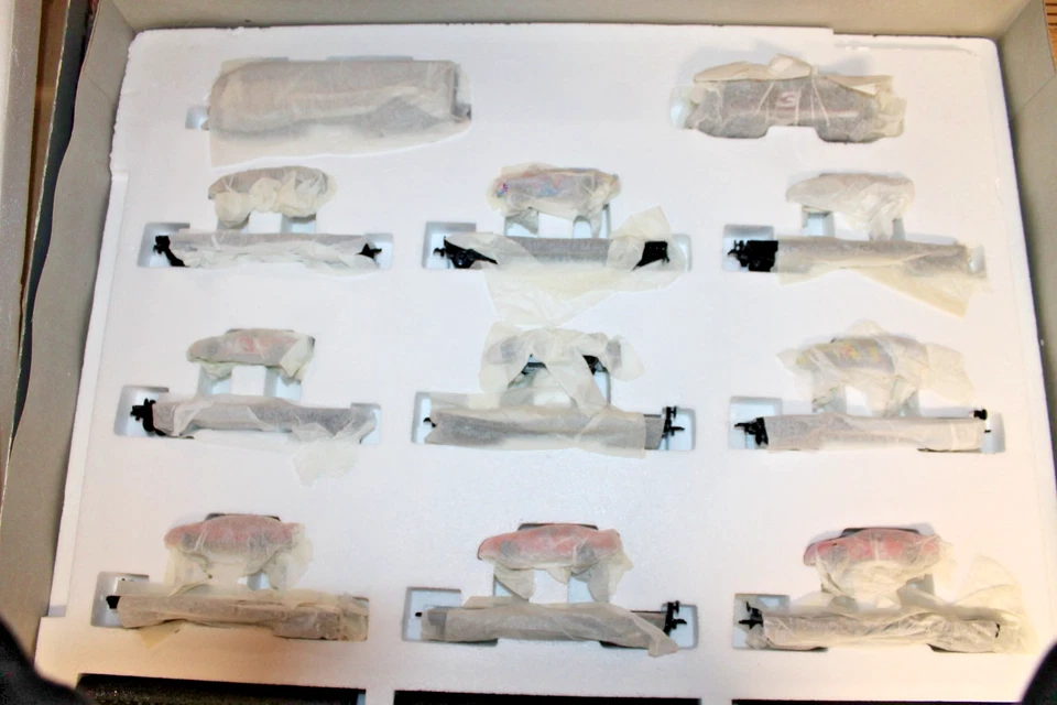 Revell Dale Earnhardt #3 20 Piece Train Set Legendary Series NASCAR Diecast - Image 2 of 4