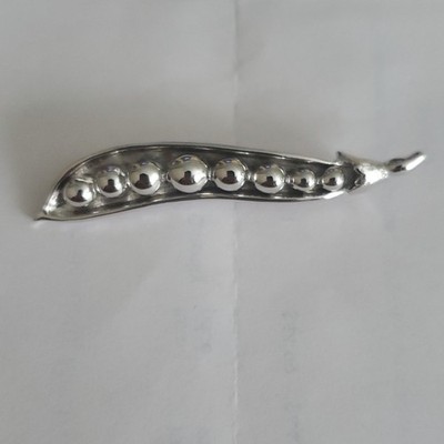 Monet Silver Tone Metal Pea Pod Brooch Pin, Vegetables Theme, Signed