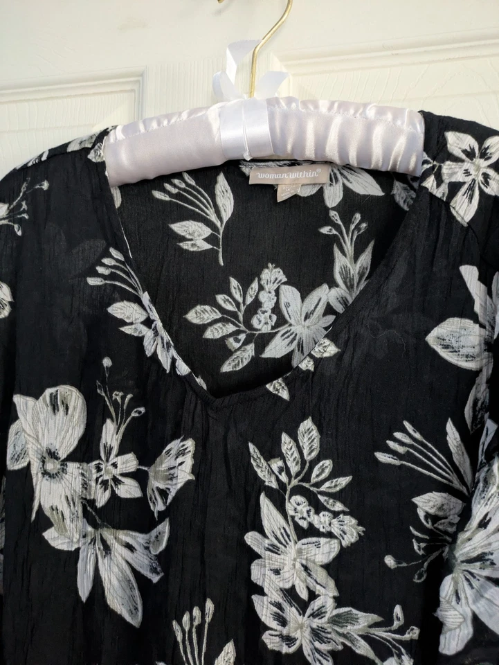 Vestido Artístico Woman Within Boho Talla Grande 22/24 Negro Floral Arrugado Maxi Línea A Foto 3 de 4