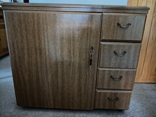 Horn Sewing Machine Cabinet with Air Lift. Excellent Working Condition