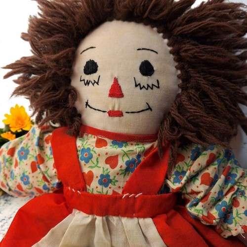 Vintage Raggedy Ann hausgemachte Stoffpuppe 15 Zoll braune Haare Handarbeit Kleidung Unikat - Bild 2 von 10