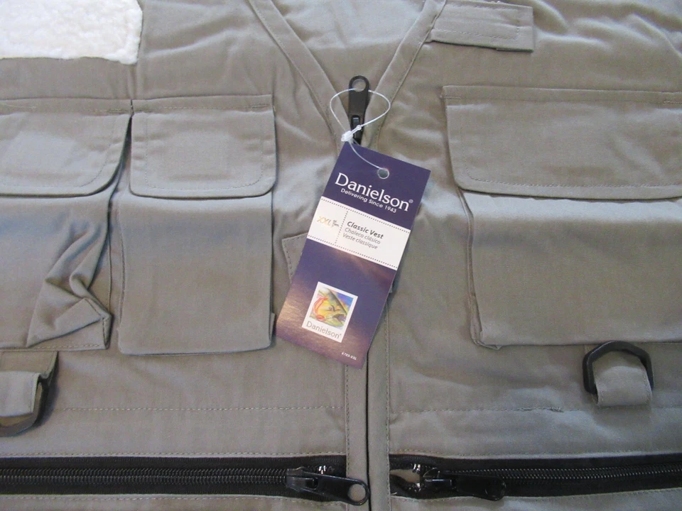 Fly Fishing 19 Pocket Utility Vest XXL Size  Classic Fishermans Vest - Image 3 of 4