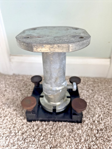 Rotax trestle support and fixing plate for engine repair mount used