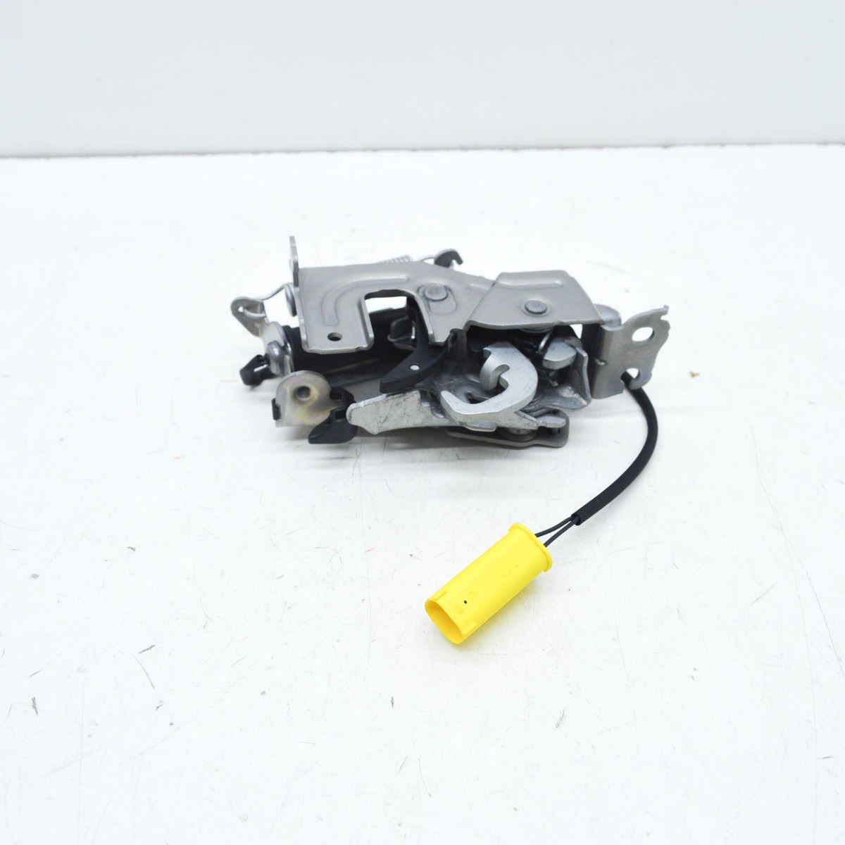 BMW 1 F40 Front Bonnet Hood Lid Lock 51237468350 7468350 NEW 