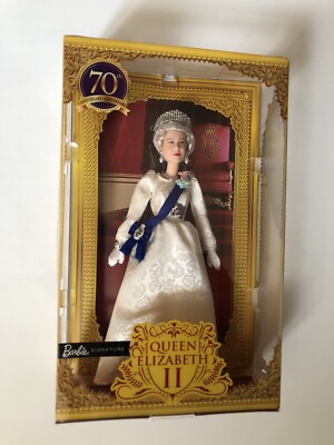Reine Elisabeth Barbie Reine Barbie QUEEN ELIZABETH II Mattel