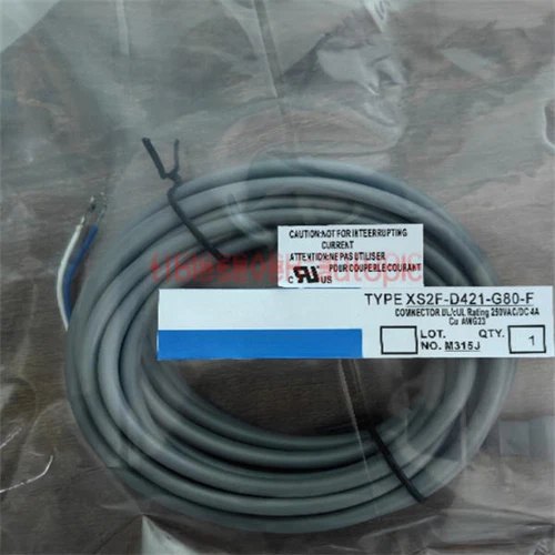 1PCS For Omron XS2F-D421-G80-F plug wire Cable NEW