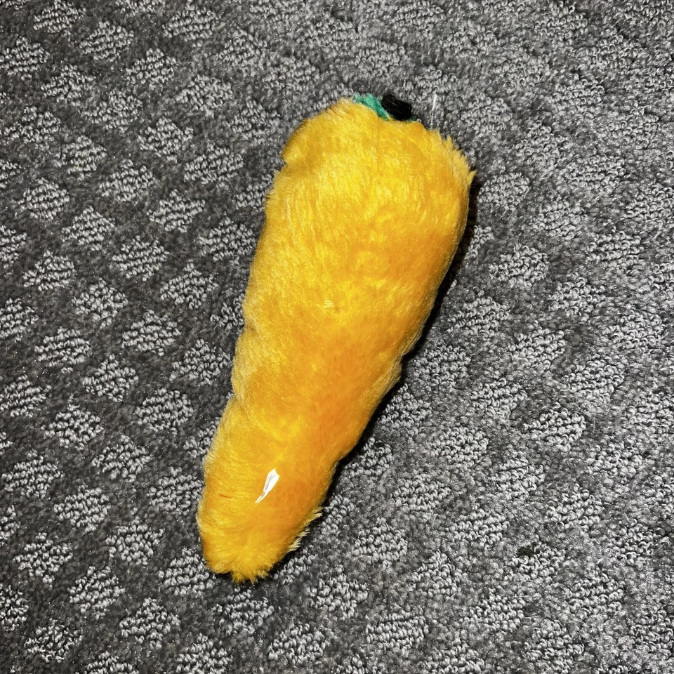 Booda Soft Bite Carrot Plush Dog Toy Squeaky Toy for Small Dogs - Image 2 of 3