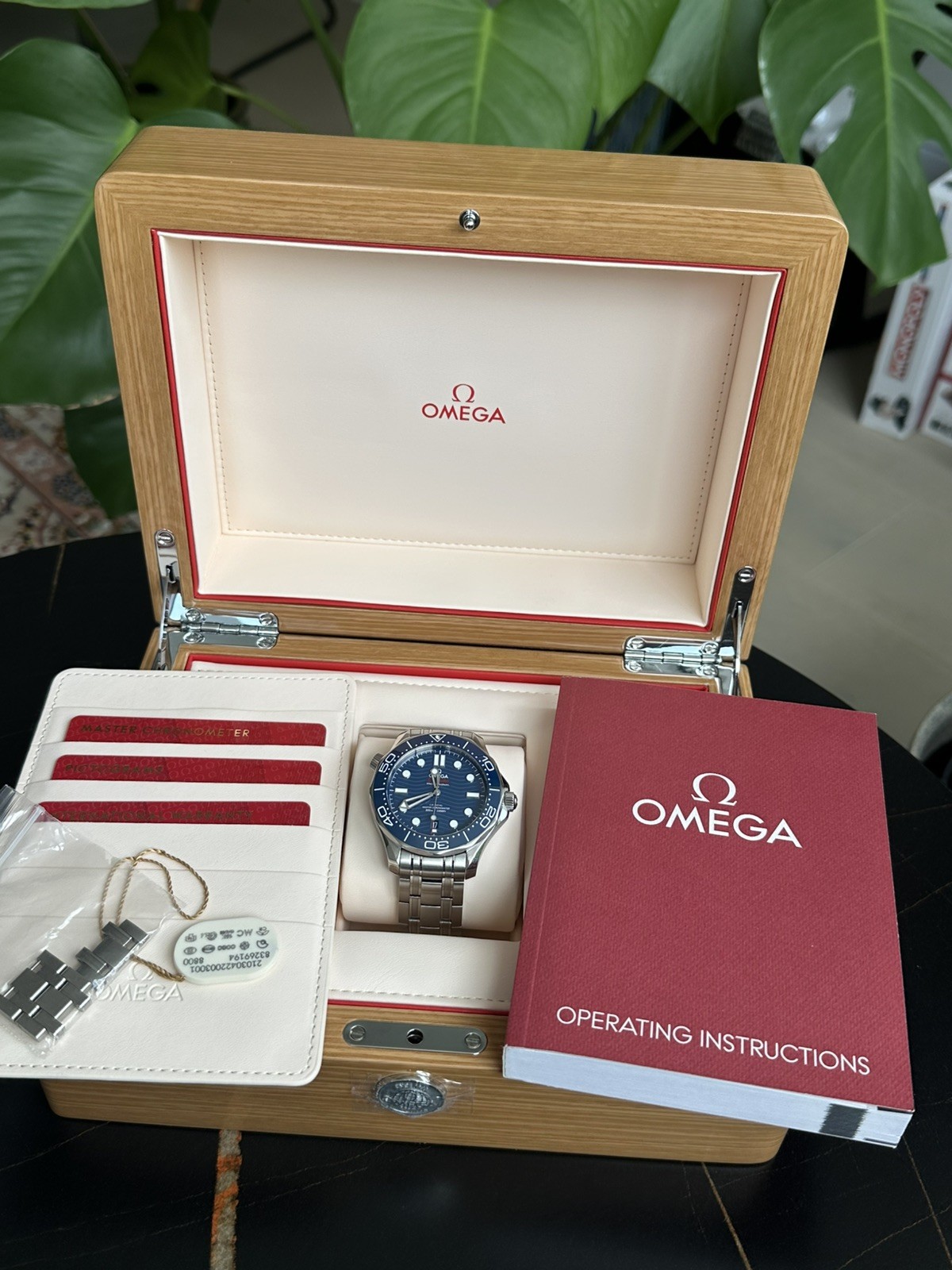     Omega Seamaster Diver 300M Blue 210.30.42.20.03.001 – Full Set