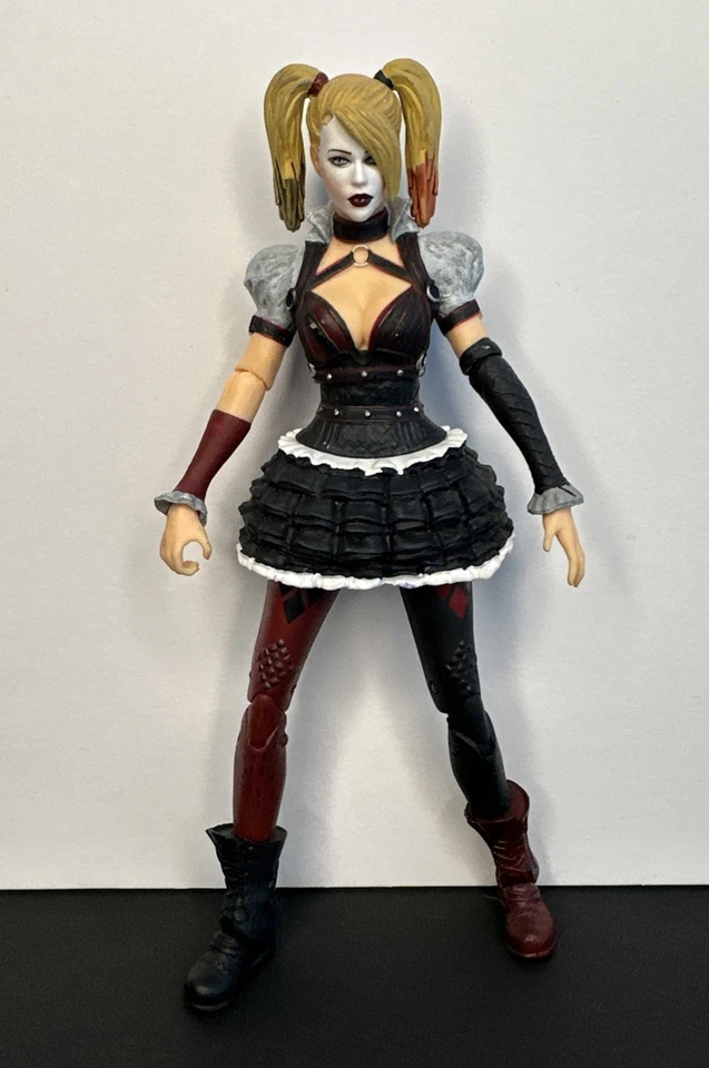 Figura de acción DC Collectibles Batman Arkham Knight Harley Quinn 2015 6,5" Foto 2 de 4