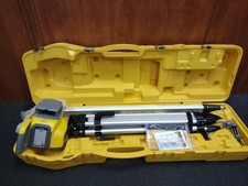 Spectra Precision Laser Level LL300N w/ Tripod Stand & Case Used On 3 Jobs