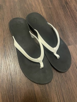 Olukai Puawe USED W Women's Size 11 EUR 41 Flat Thong Flipflop Sandals White