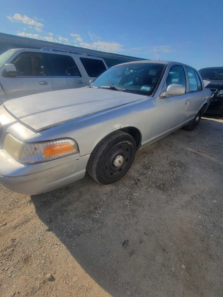 Roda 17x7-1/2 aço resistente 10 furos ovais compatível com 06-11 CROWN VICTORIA 1629112 - Imagem 4 de 4