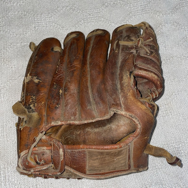 Unbranded Vintage Baseball Glove Heavily Worn Leather Can’t Read Label