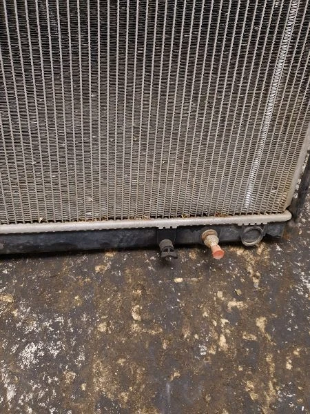 Радиатор подходит для 96-00 4 RUNNER 16400-75160 - Изображение 4 из 4