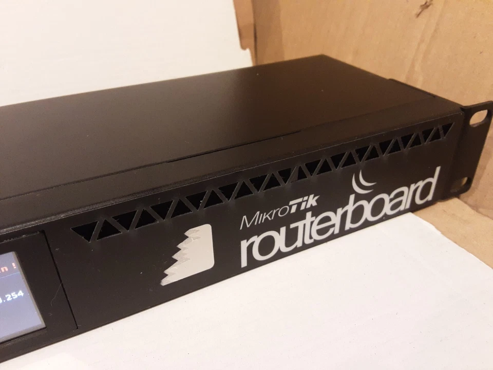 MikroTik RouterBOARD RB2011Ui AS-RM router and firewall + PSU - Image 3 of 4