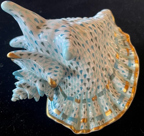 Herend Conch Shell with Curious Crab Peeking Out - Picture 4 of 8
