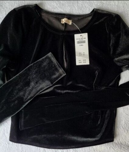NWT Hollister Black Velvet Long Sleeve Crop Top SZ XS Keyhole Neck