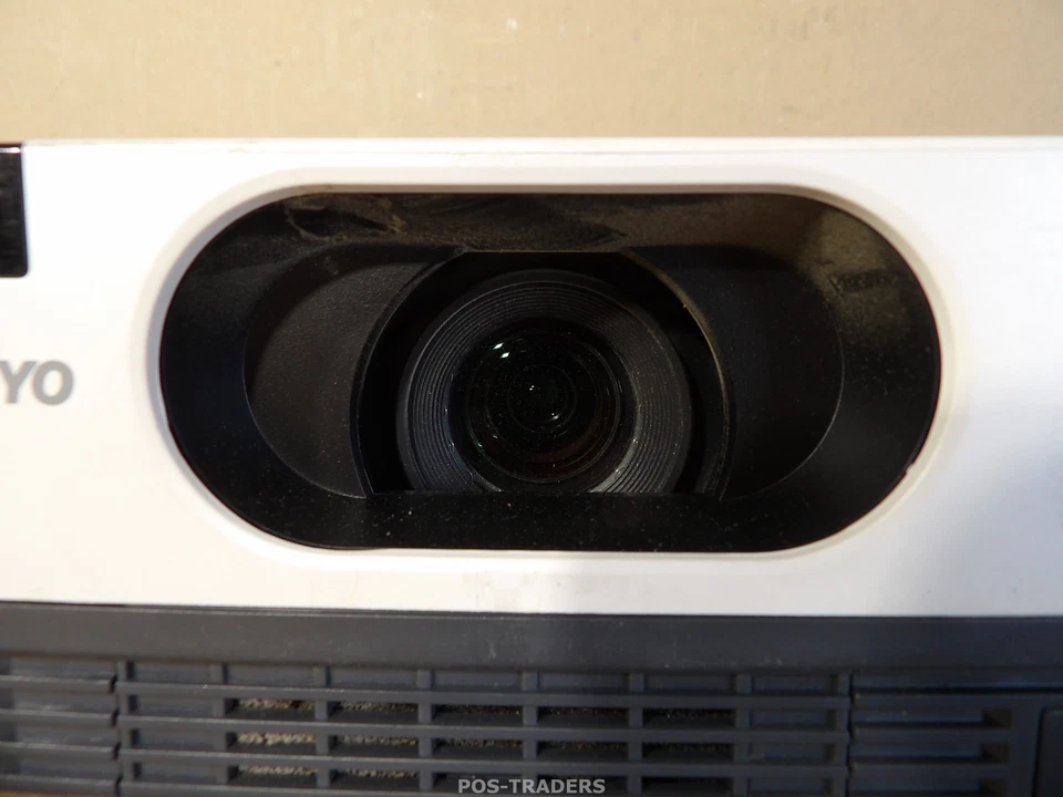 SANYO PLC-XW200 Projector Beamer XGA 3LCD 2200 Lumens - 1052 H - FILTER WARNING - Bild 4 von 4