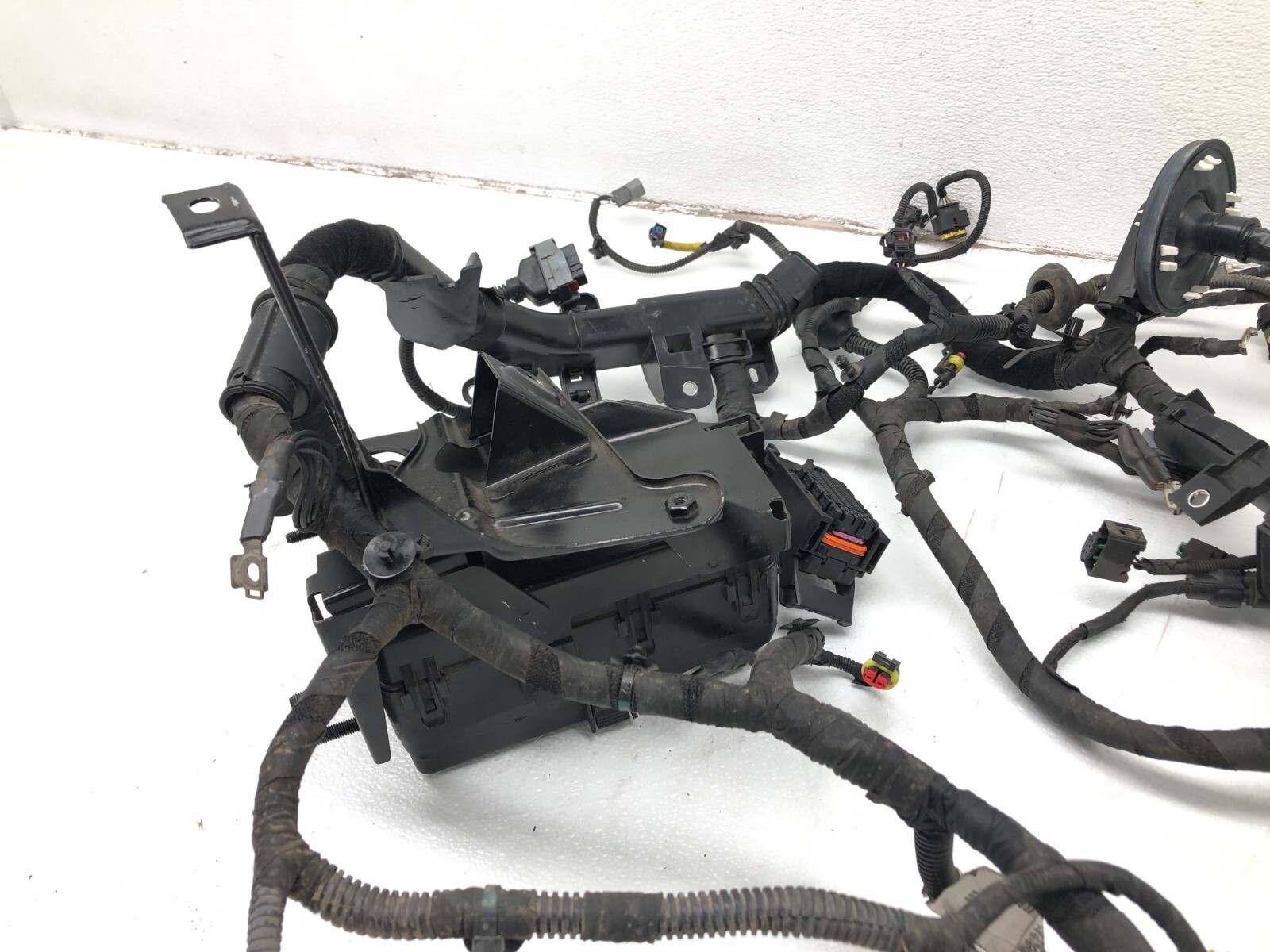 2014-2017 MASERATI GHIBLI S 3.0 V6 RWD ENGINE BAY WIRING HARNESS W/FUSE BOX OEM.