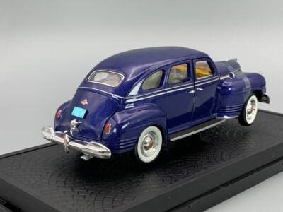 1/32 Scale Diecast Signature Models 1941 Plymouth Purple D0420 LZ