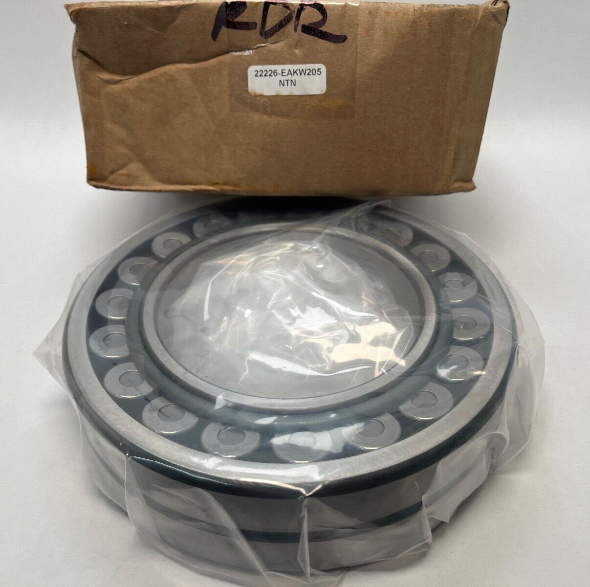 NTN 22226EAKW33 Spherical Roller Bearing 130x230x64mm Japan W507