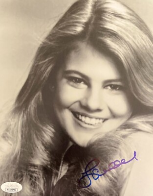 LISA WHELCHEL ''BLAIR'' FACTS OF LIFE HAND SIGNED GLOSSY 8X10 B&W PHOTO JSA COA.
