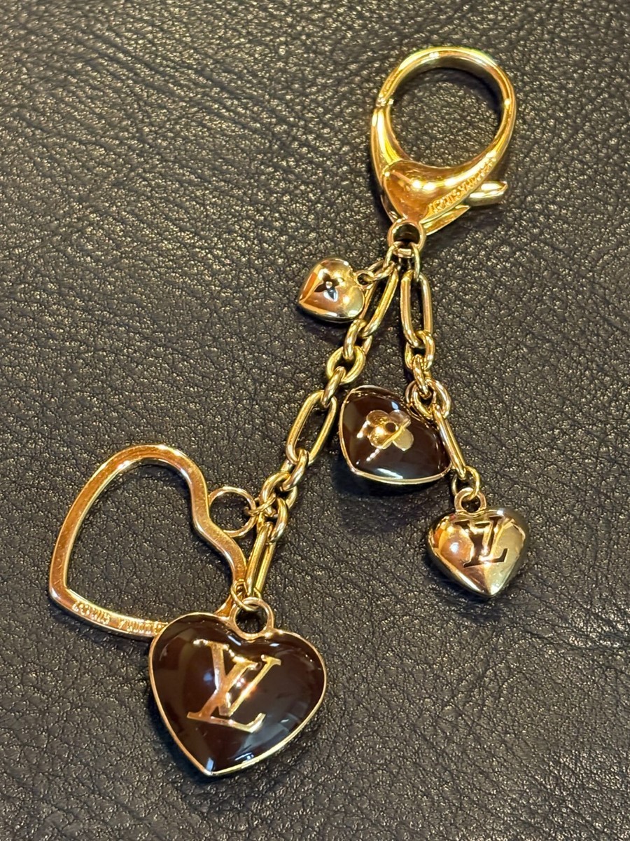 LOUIS VUITTON chain Bag charm Ken Bijoux Sack Cool Heart Black LV