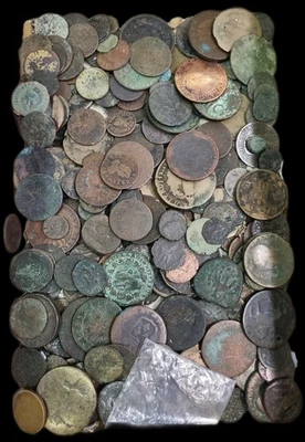 Lot De Diverses Monnaies Ancienne En Bronze - Photo 1/2