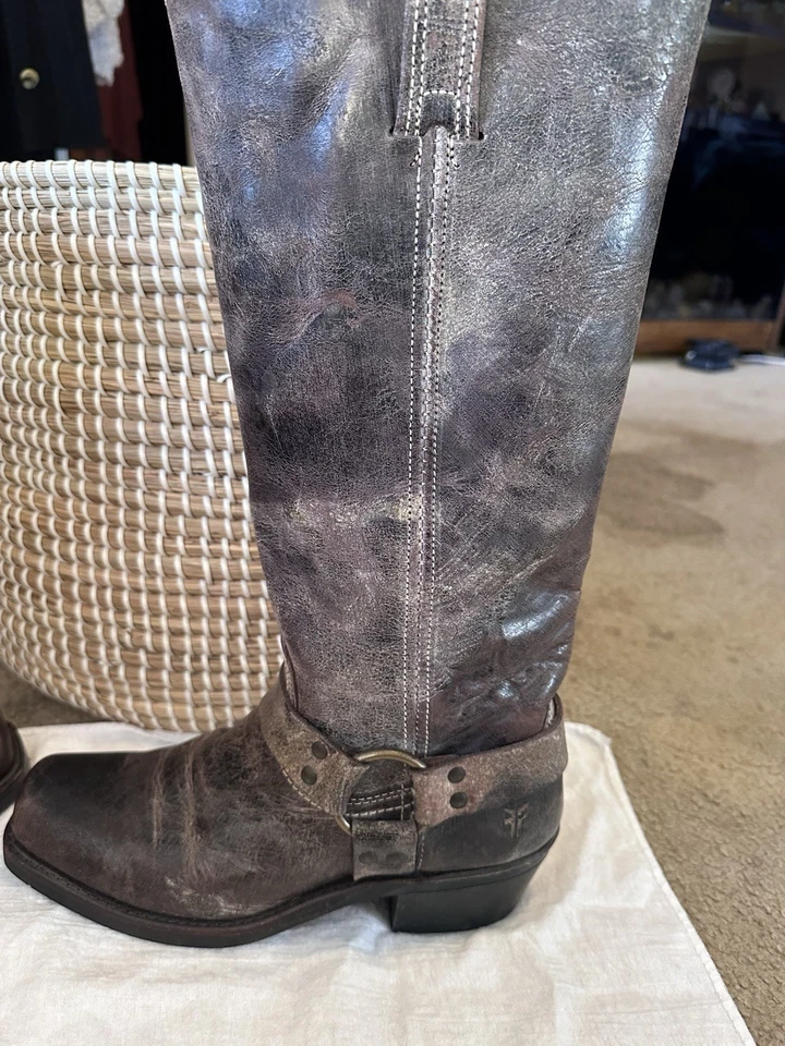 Frye Arnés Moto Botas Altas Mujer 9.5 N Marrón Hasta la Rodilla Puntera Cuadrada Envejecida Foto 3 de 4
