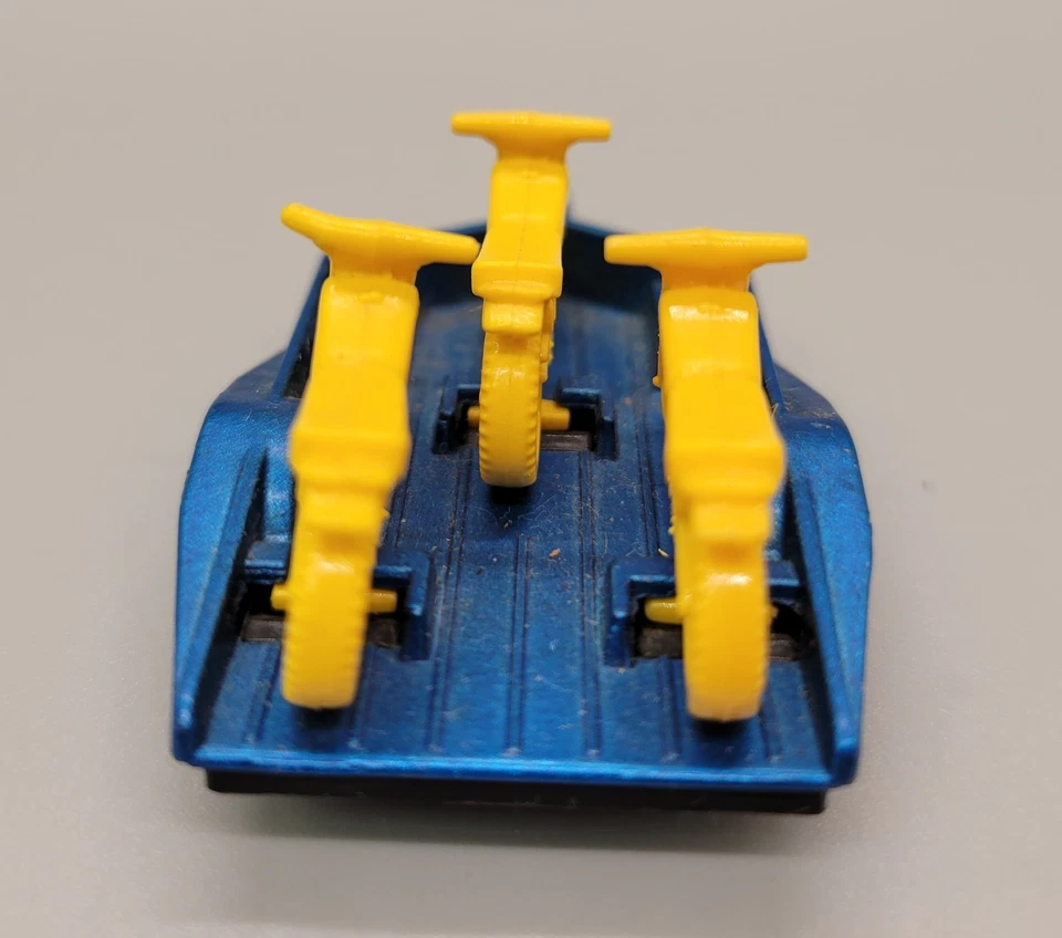  1979 Matchbox Superfast Motorcycle Trailer  Blue with 3 Yellow Bikes Vintage  - Image 4 of 4