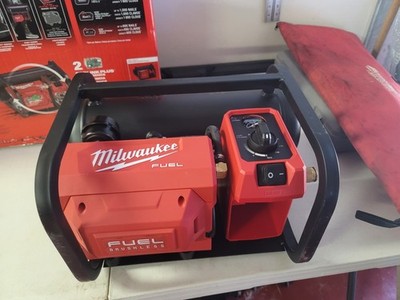 Milwaukee M18 Fuel 2840-20 Electric Air Compressor - Red