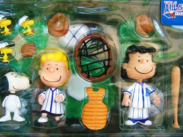 Peanuts Lucy New York Yankees フィギュア s-l1200.jpg