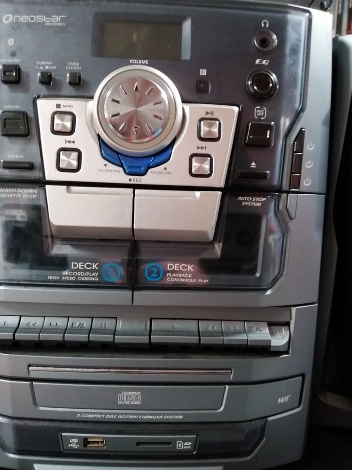 NEOSTAR Stereo 3 CD/MP3 Mini HIFI System PLL RADIO CASSETTE TURNTABLE