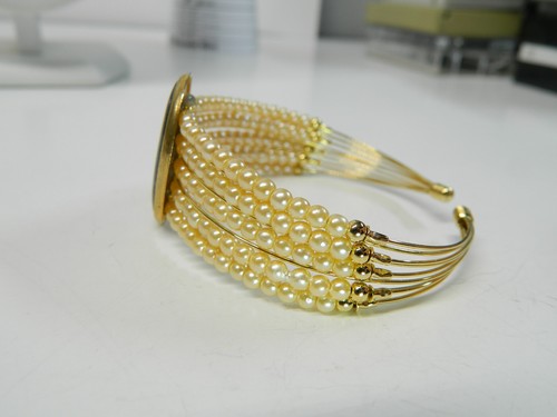Beautiful Gold Tone Wire Pearl Row Abalone Shell Cuff Bracelet - Picture 4 of 6