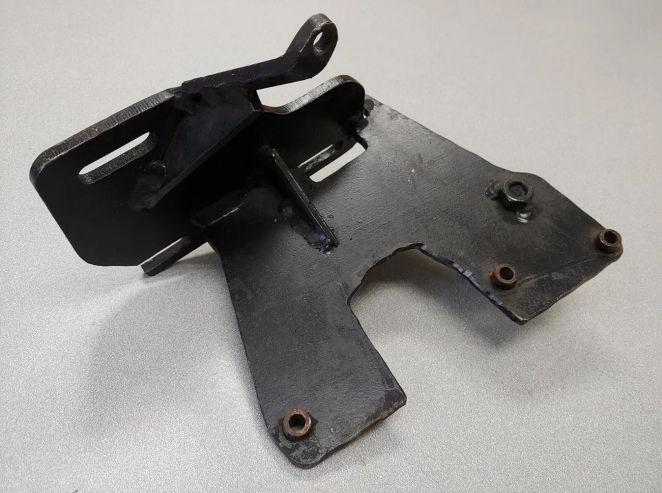 BONITO USADO ORIGINAL PORSCHE 911 AIRE ACONDICIONADO COMPRESOR BASE MONTAJE 1965-68 Foto 4 de 4