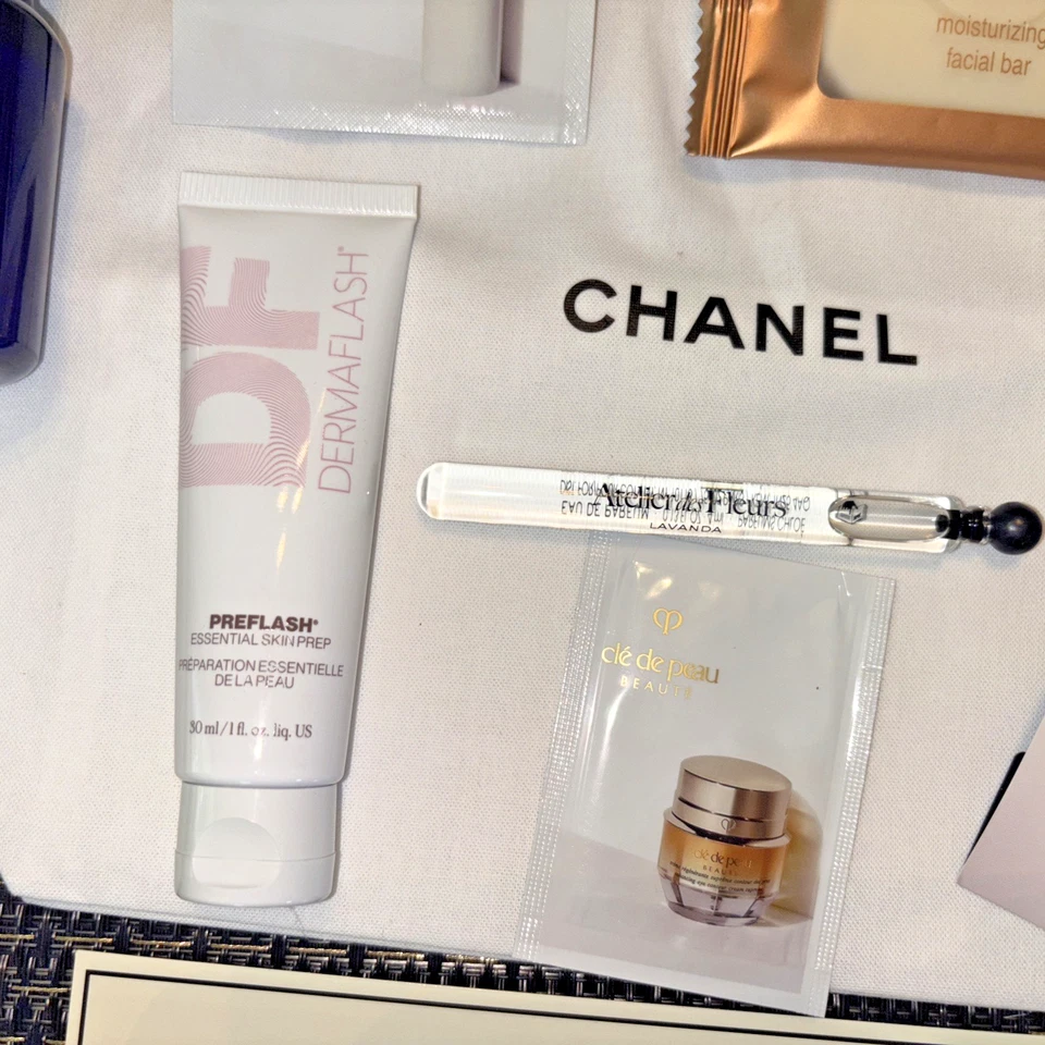 Kiehls Perfume Floral Labio Belleza Chanel Bolso Vacaciones Viaje Regalo Set Fiesta 🎁 Conjunto Foto 3 de 4