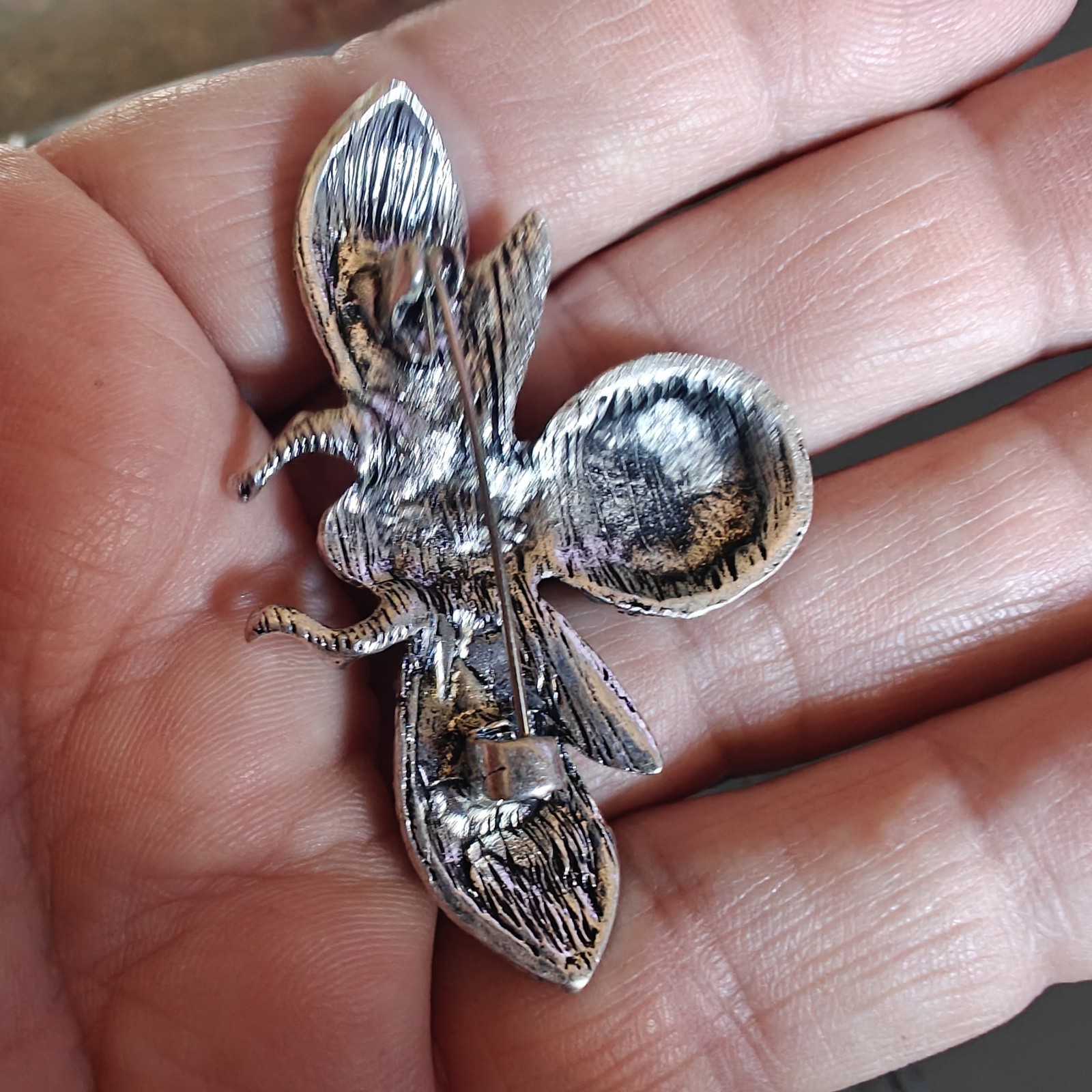 Bumble Bee - image 6