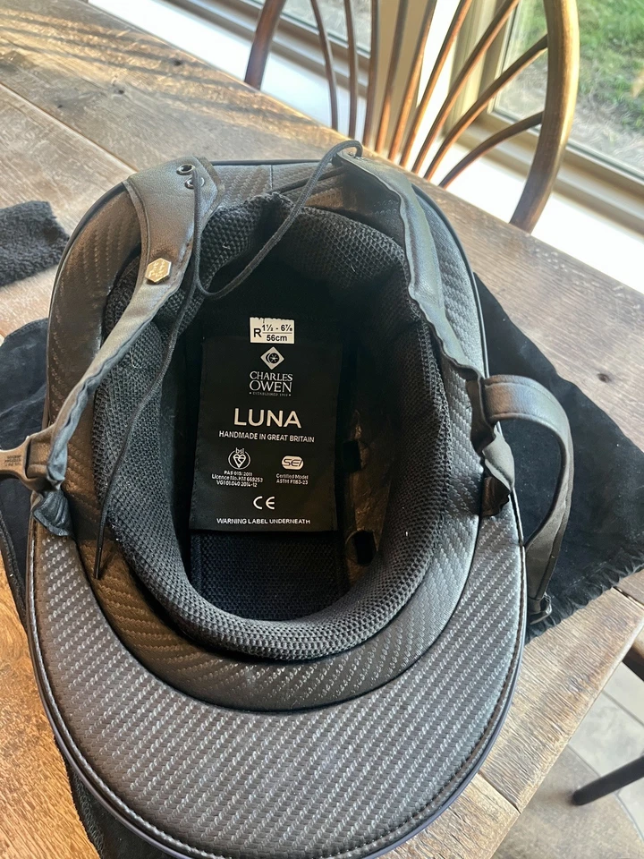 Casco Charles Owen Luna 56cm Hecho a Mano en Gran Bretaña  Foto 2 de 4