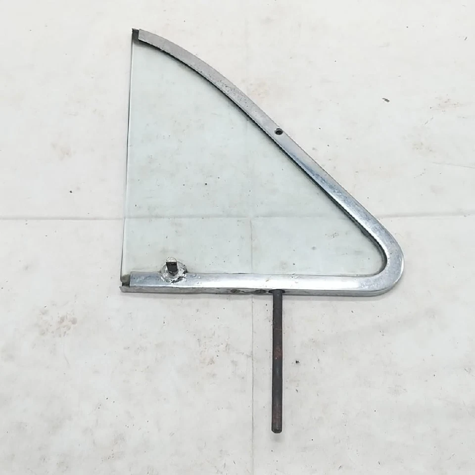 Jaguar C.18767 1959-1961 ventana de ala de ventilación MKIX MK9 Mark 9 LH delantera izquierda fabricante de equipos originales usado Foto 3 de 4