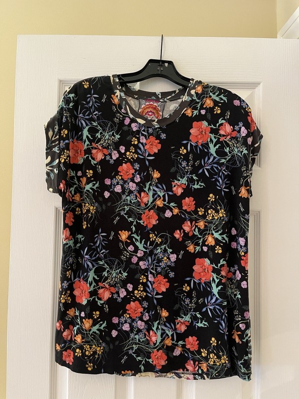 Johnny Was Kashim Relaxed Tee Top Floral Small/S Smoke Free