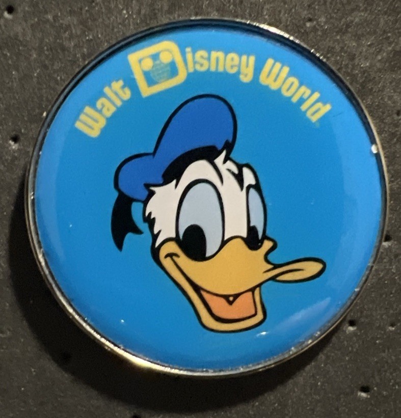 Disney world pin Florida Project Mystery Character Button Donald Duck LR