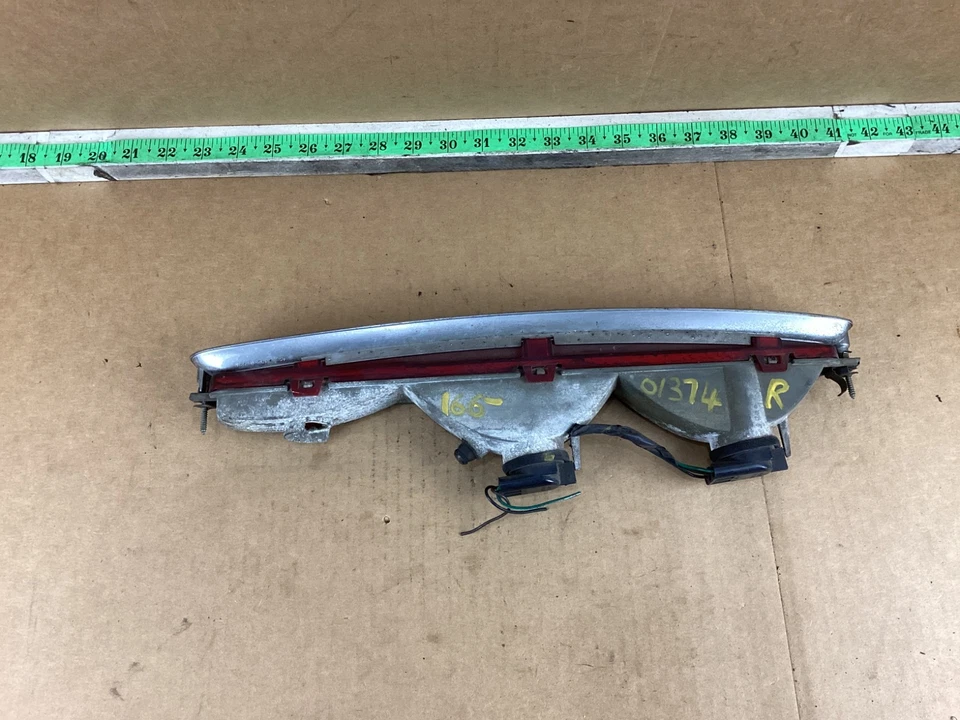 Luz trasera derecha del lado del pasajero Cadillac DeVille 1989-1993 16511369 OEM Foto 4 de 4