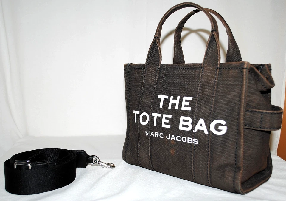 Bolso de Mano Marc Jacobs The Canvas Pequeño, Negro $175 (ver estado) Foto 2 de 4