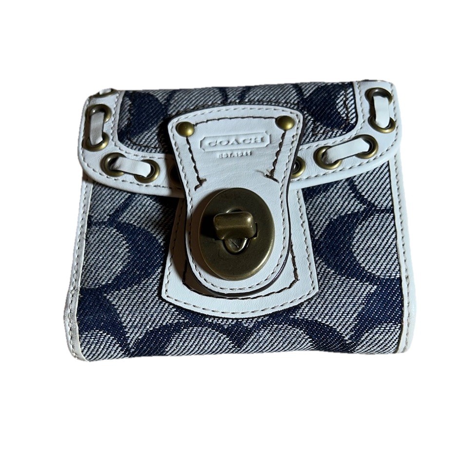 新品未使用　オールドコーチ　二つ折りケース　vintage wallet COACH~Wallet Blue Denim,Bi-Fold Legacy, Bleecker, White Laced