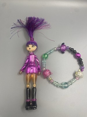 Twisty Girlz Series 2 ''Jet B'' Transforming Doll & Bracelet by Spin Master.
