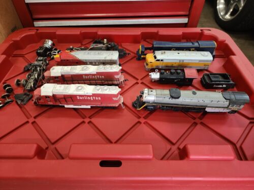 HO Scale Train Engine Bodies HO Scale Lot Dummy Train Dirty For Parts Look - Foto 1 di 4